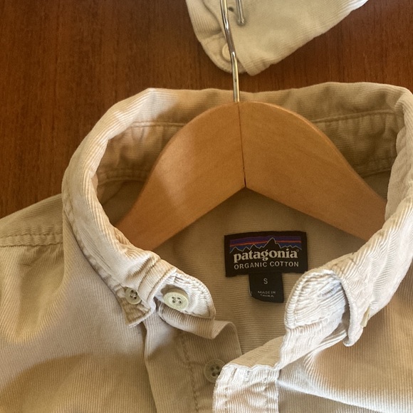 Patagonia Fine wale corduroy shirt small. Beautiful shirt! light weight but warm - Picture 2 of 2